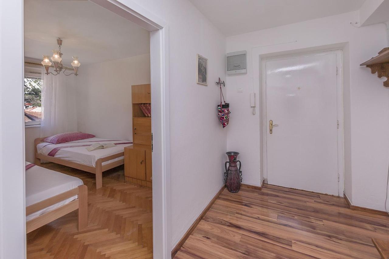 Apartment Nansy Omiš Екстериор снимка