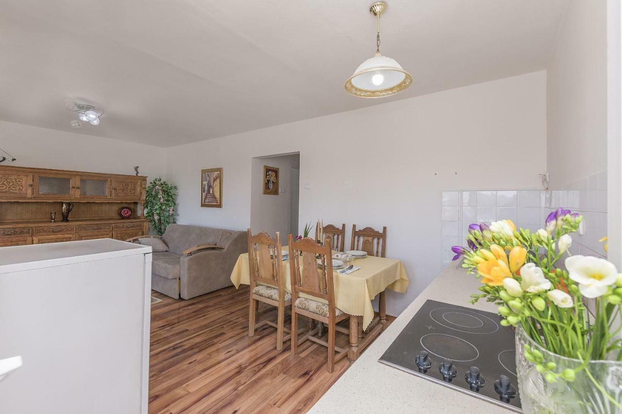 Apartment Nansy Omiš Стая снимка