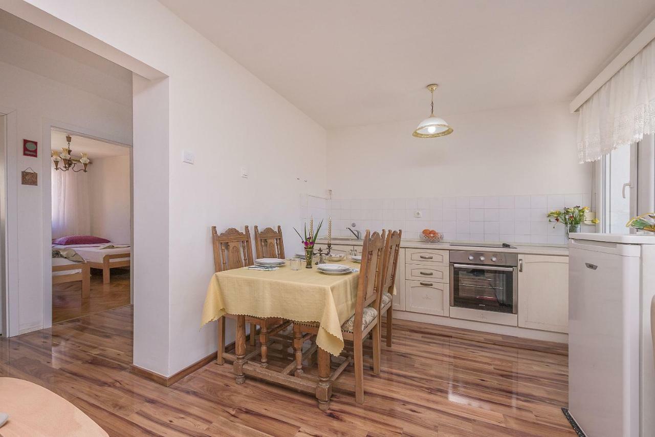 Apartment Nansy Omiš Стая снимка